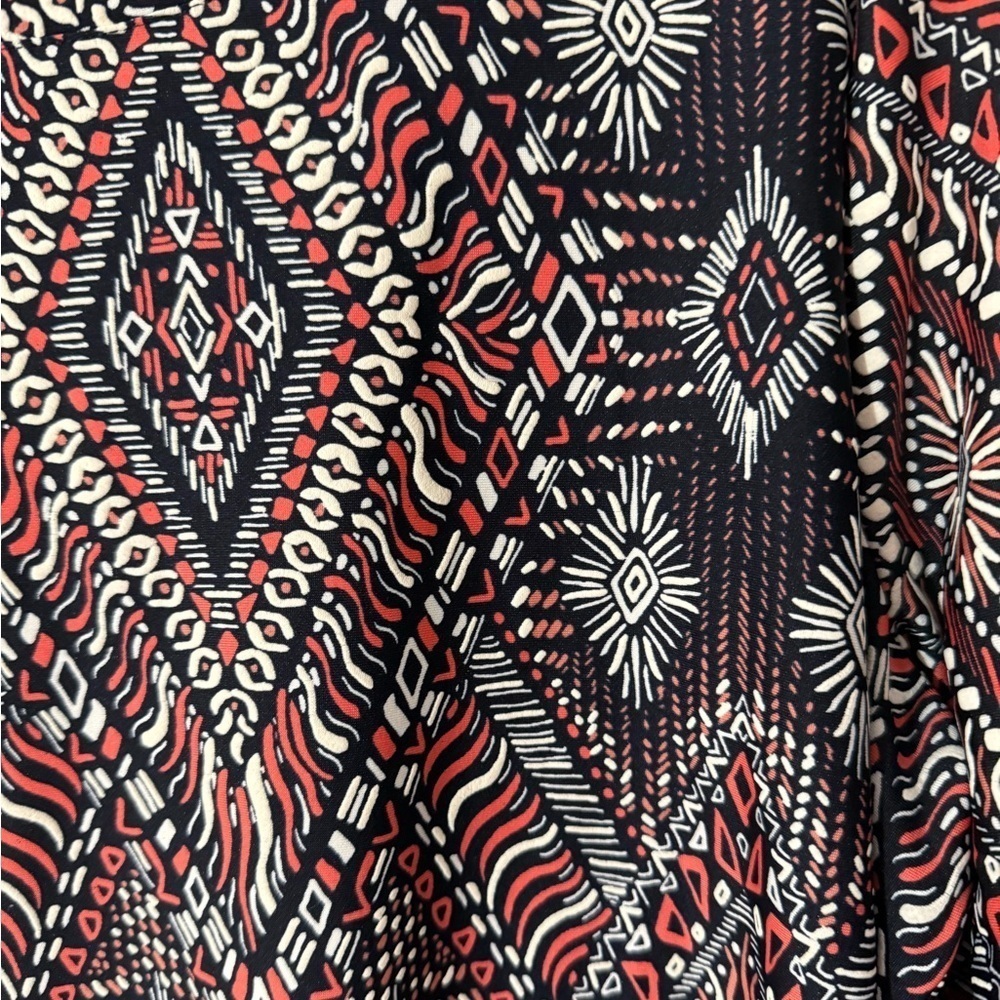 Tacera Tunic Top Scoop Neckline Sleeve Ties Black Red Tribal Print Size Large - Picture 4 of 9